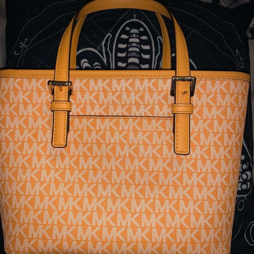 Orange MK purse!